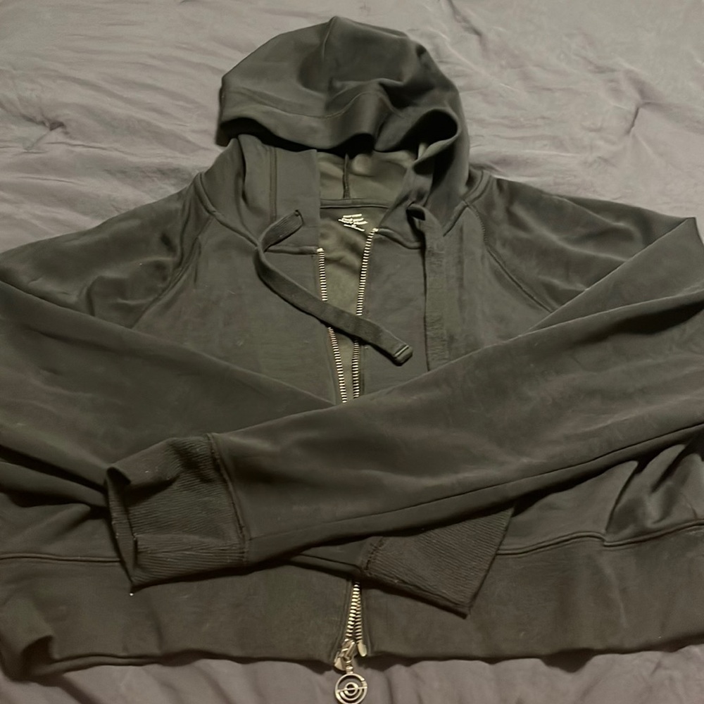 black hollister crop zip up